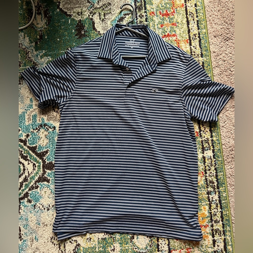 Men’s Navy and Whute striped Vineyard Vines PREFORMANCE polo